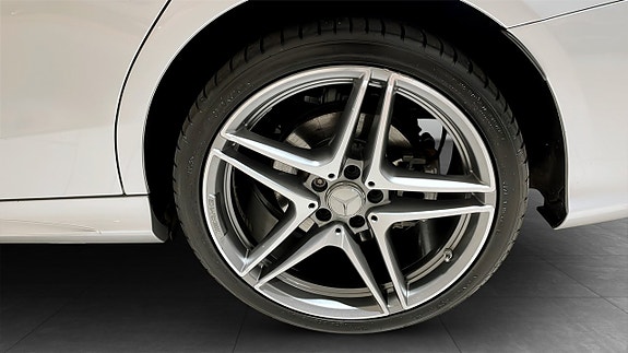 Mercedes-Benz 300 C 6 of 13