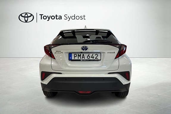 Toyota C-HR 4 of 18