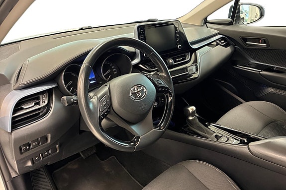 Toyota C-HR 12 of 18