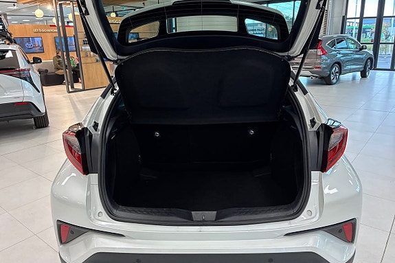 Toyota C-HR 10 of 18
