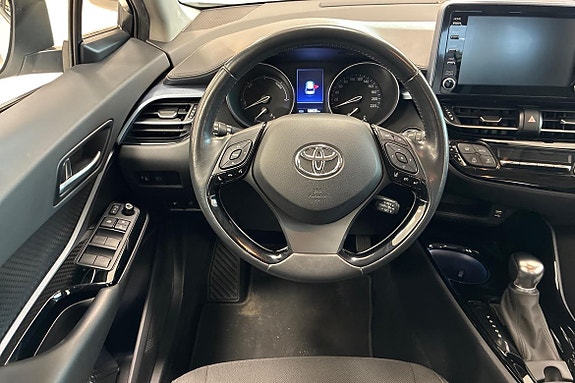 Toyota C-HR 9 of 18
