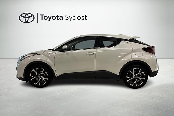Toyota C-HR 3 of 18