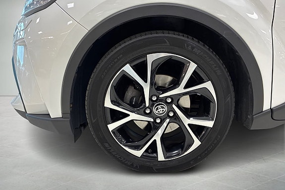 Toyota C-HR 15 of 18