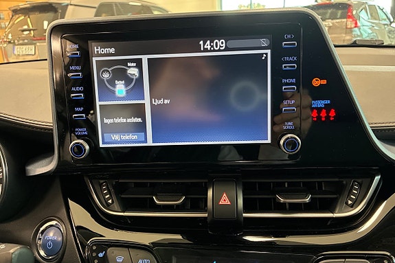 Toyota C-HR 13 of 18