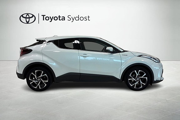 Toyota C-HR 16 of 18