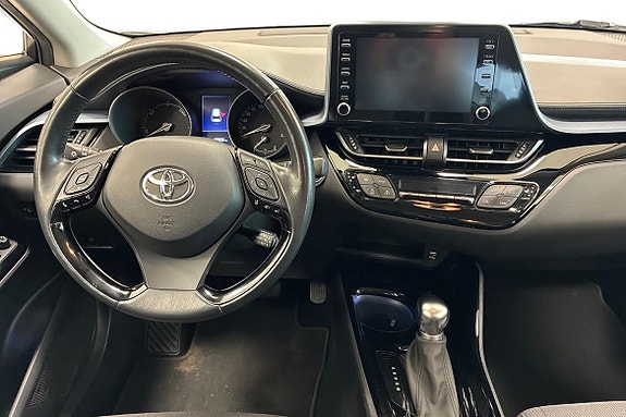 Toyota C-HR 8 of 18