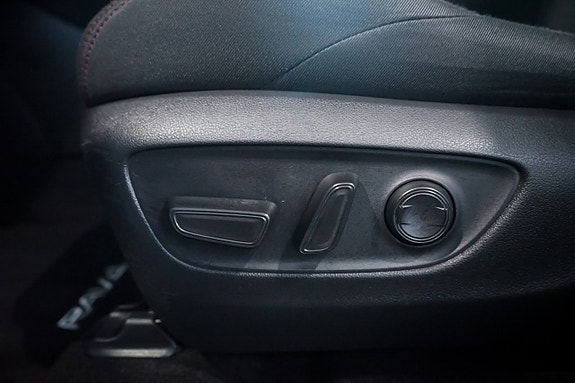 Toyota RAV4 20 of 26
