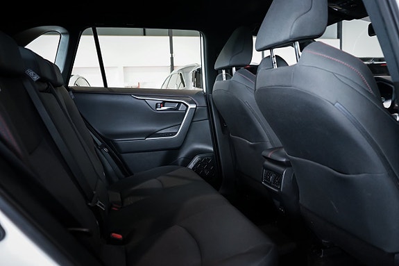 Toyota RAV4 23 of 26