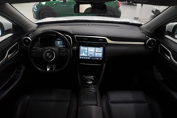 MG ZS 8 of 10