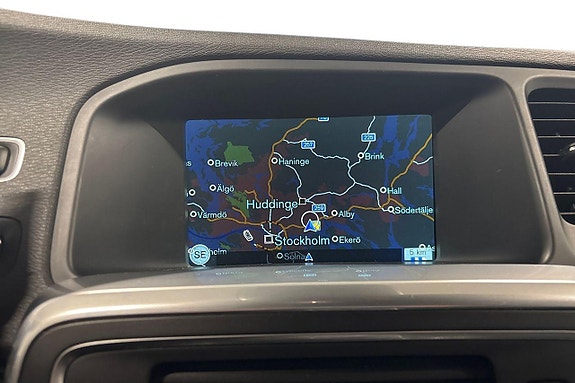 Volvo V60 Cross Country 18 of 28