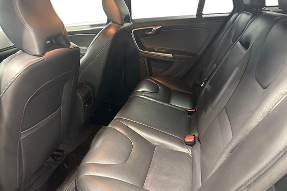 Volvo V60 Cross Country 12 of 28