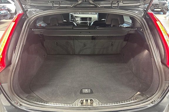 Volvo V60 Cross Country 26 of 28