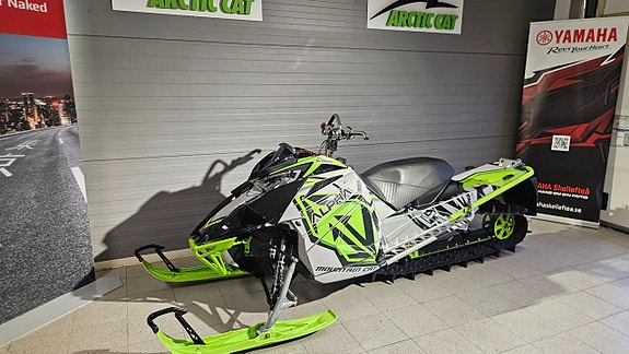 Arctic-cat M8000 Mountain Cat 2 of 4