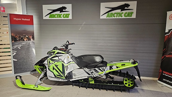 Arctic-cat M8000 Mountain Cat 3 of 4