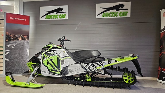 Arctic-cat M8000 Mountain Cat 4 of 4