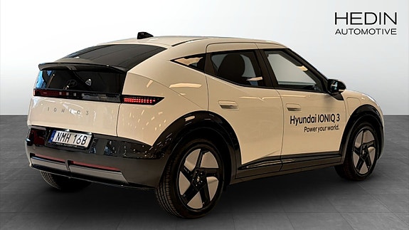 Hyundai Ioniq 3 2 of 12