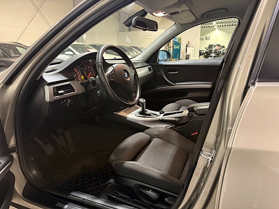 BMW 318d 15 of 16