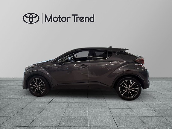 Toyota C-HR 4 of 21