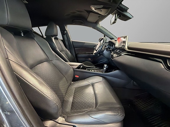 Toyota C-HR 8 of 21