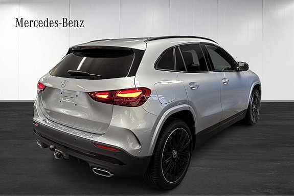 Mercedes-Benz GLA 250 e 4 of 24