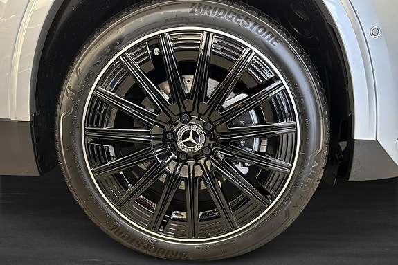Mercedes-Benz GLA 250 e 24 of 24