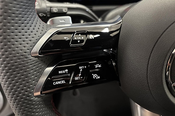Mercedes-Benz GLA 250 e 17 of 24