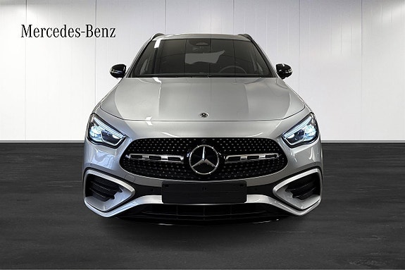 Mercedes-Benz GLA 250 e 5 of 24