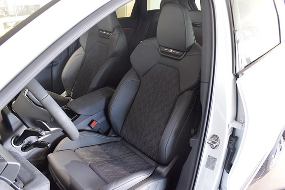 Audi Q6 e-tron 8 of 11