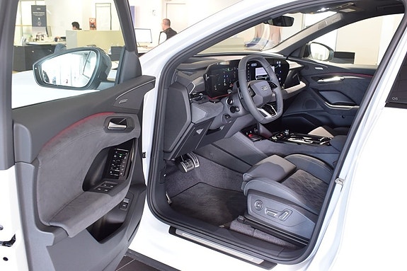 Audi Q6 e-tron 5 of 11