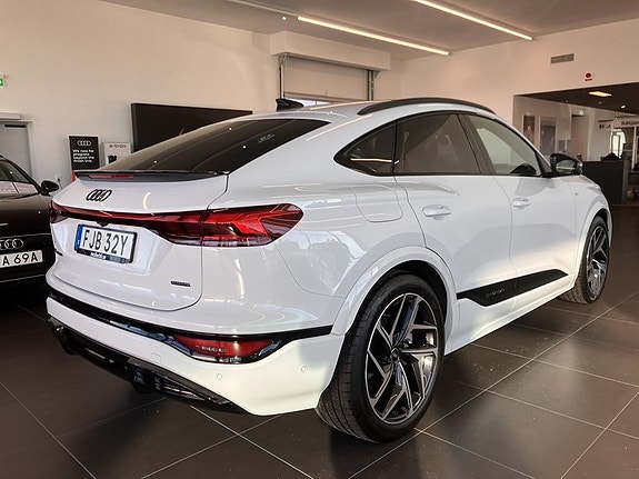 Audi Q6 e-tron 4 of 19