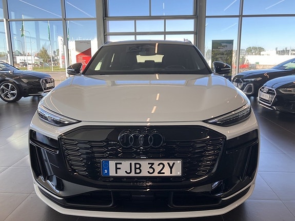 Audi Q6 e-tron 9 of 19