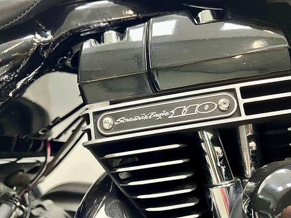 Harley-Davidson FLHRSE Road King Cvo 110 * Toppskick * 15 of 19