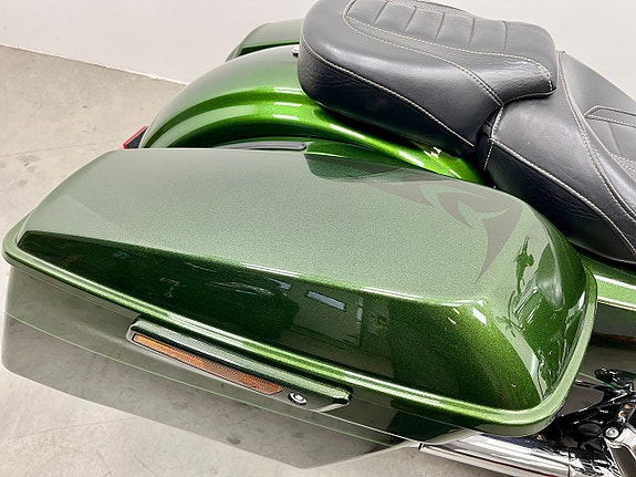 Harley-Davidson FLHRSE Road King Cvo 110 * Toppskick * 17 of 19