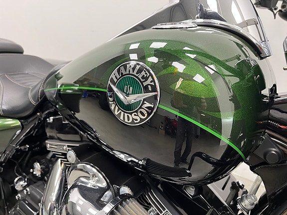 Harley-Davidson FLHRSE Road King Cvo 110 * Toppskick * 18 of 19
