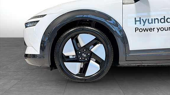 Hyundai Ioniq 3 9 of 12