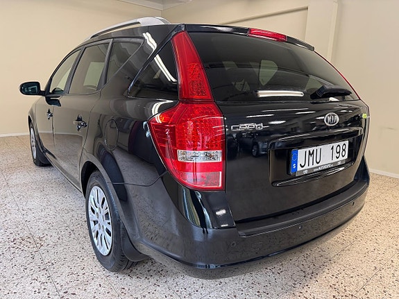 Kia Ceed 3 of 8
