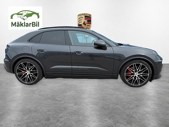 Porsche Macan 4S 4 of 12