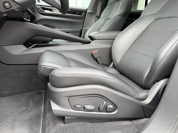 Porsche Macan 4S 10 of 12