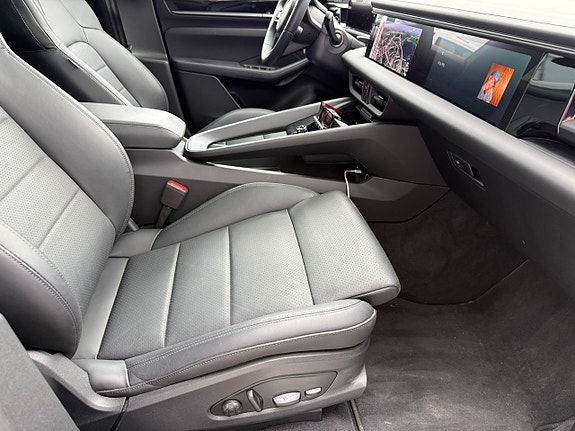 Porsche Macan 4S 7 of 12