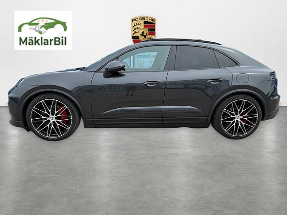 Porsche Macan 4S 2 of 12