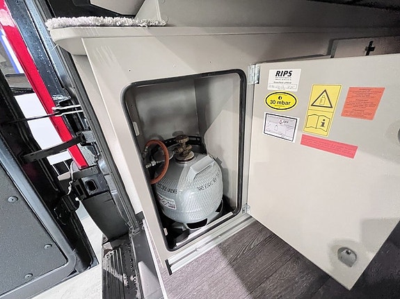 Knaus Boxtime 630 /Drag/AC bodel/Solcell x2/Litium x2/Aut 180hk/Inverter 7 of 24