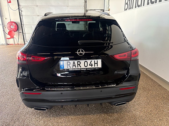Mercedes-Benz GLA 200 5 of 9