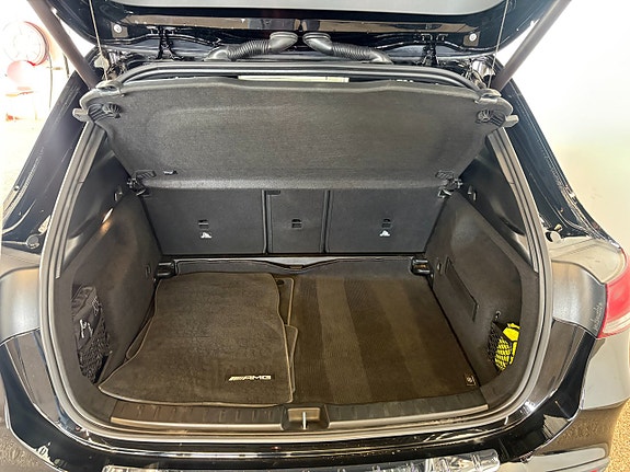 Mercedes-Benz GLA 200 6 of 9
