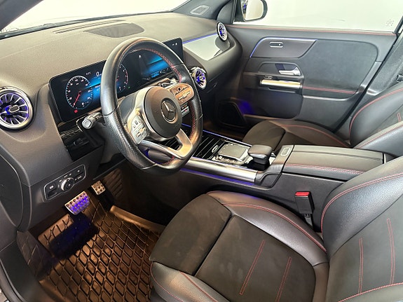 Mercedes-Benz GLA 200 8 of 9