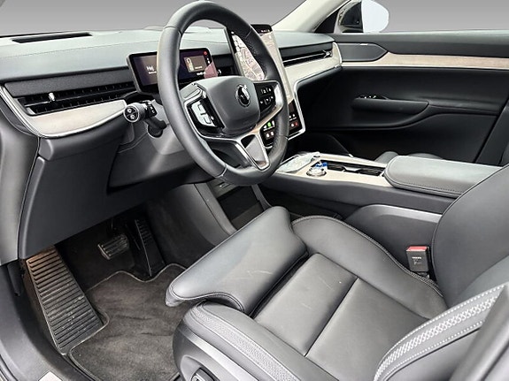 Volvo EX90 12 of 18