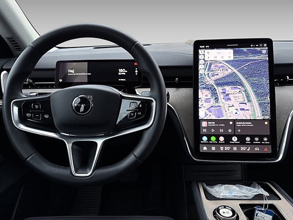 Volvo EX90 16 of 18