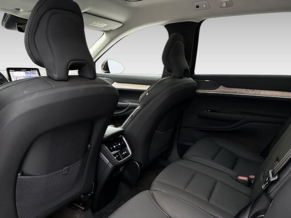 Volvo EX90 14 of 18