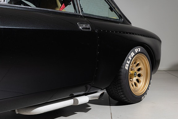 Alfa Romeo GT 13 of 29