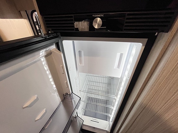 Sun Living A 75 SL / Automat / Adaptiv farthållare / Solcell 13 of 26