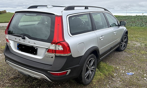 Volvo XC70 2 of 4